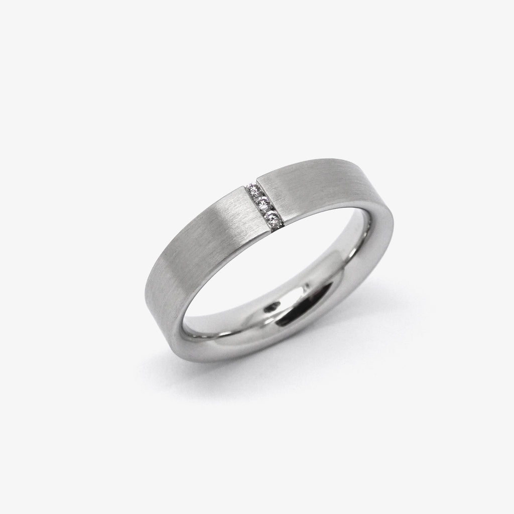 DIAMOND LINE WEDDING RING