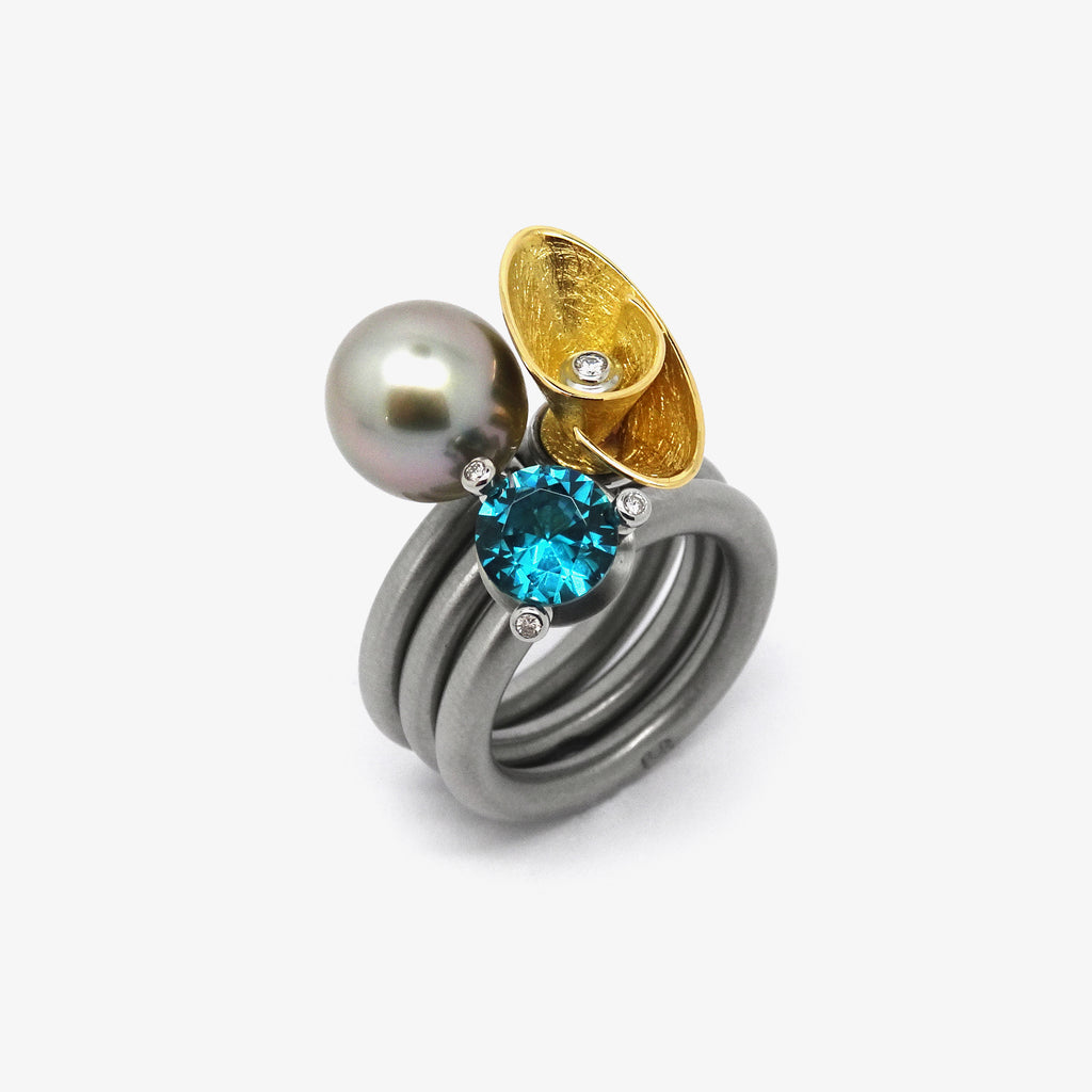 LARGE GOLD FOLD RING SET