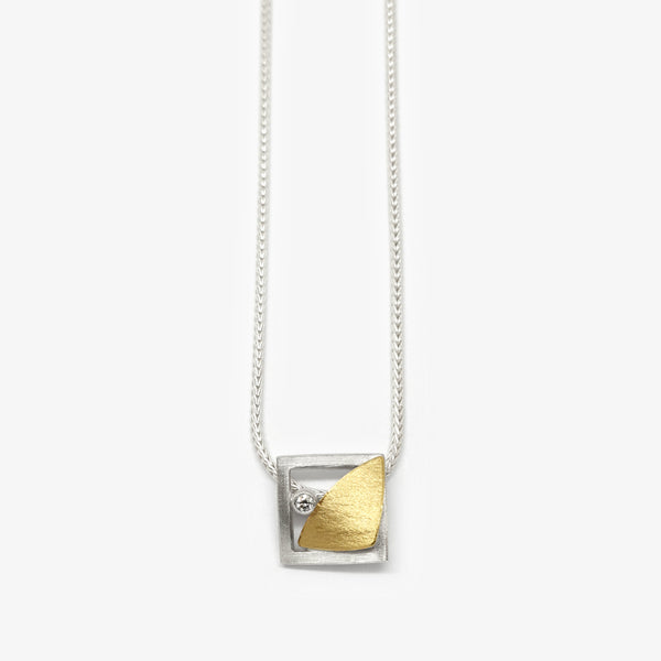 GOLD SAIL PENDANT + DIAMOND