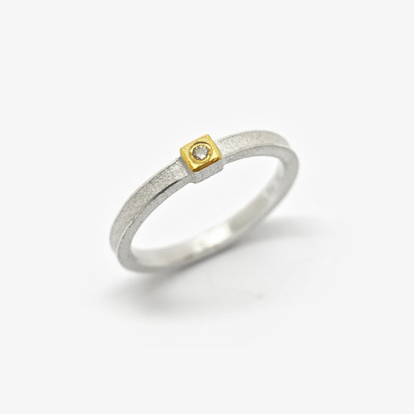 LITTLE DIAMOND RING