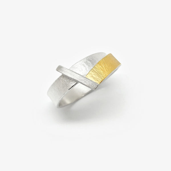 DIAGONAL RING
