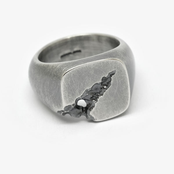 GEODE SIGNET RING - 16MM CUSHION