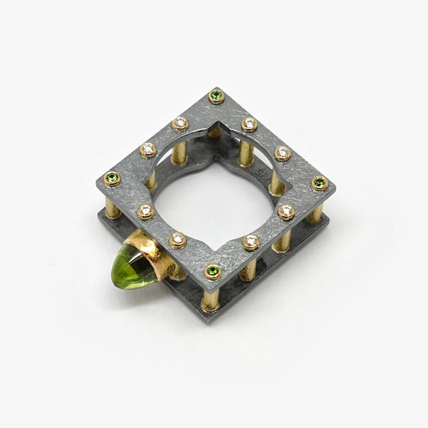 PERIDOT FRAME RING