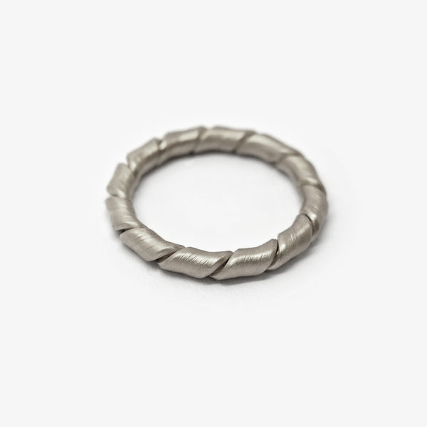 TWIST RING #41 - GREY GOLD