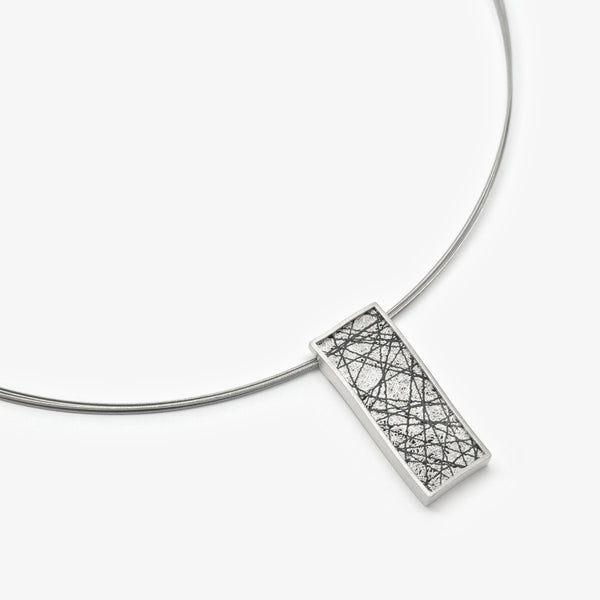 OBLONG PENDANT - BLACK WEB