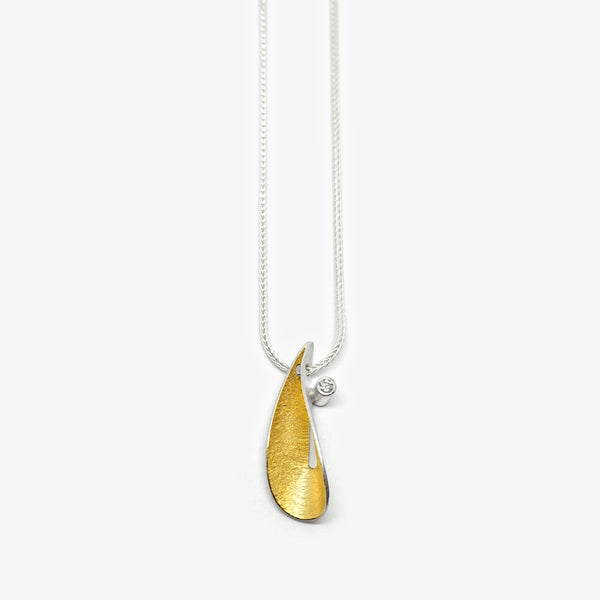 MUSSEL PENDANT + DIAMOND