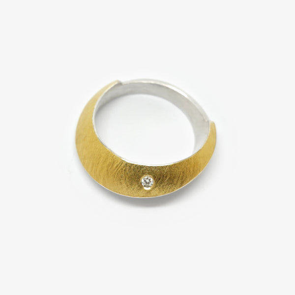 DIAGONAL RING + DIAMOND