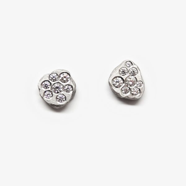 RANDOM STUDS - PLATINUM + 15 DIAMONDS