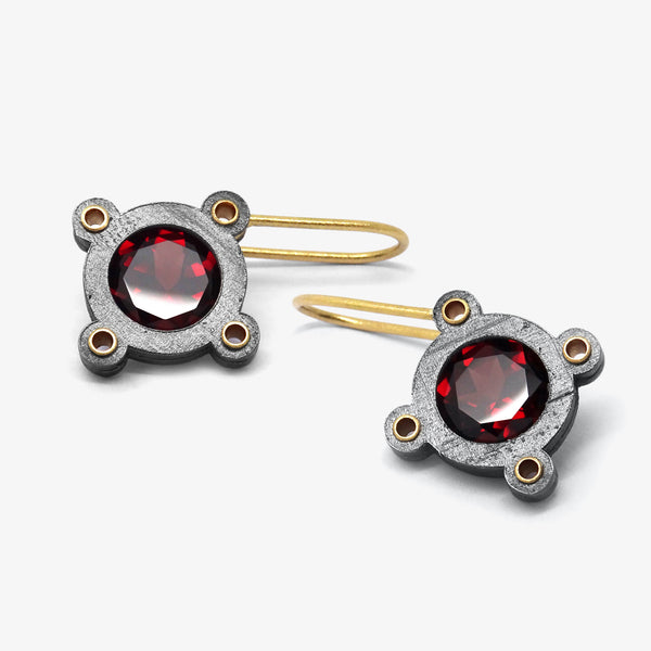 ANDROMEDA EARRINGS - RED GARNET
