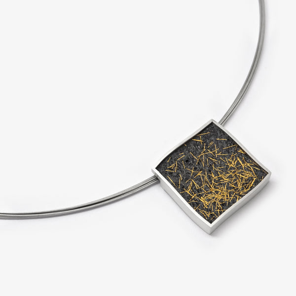 SQUARE PENDANT - GOLD FIBRES
