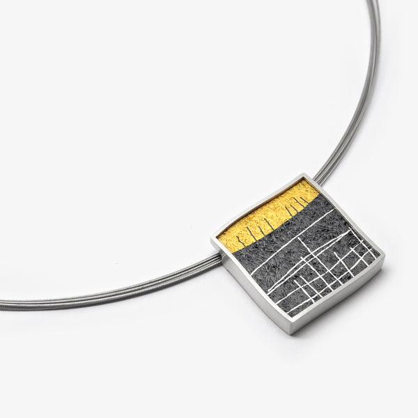 SQUARE PENDANT - GOLD HORIZON