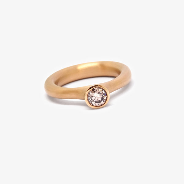 TOSKA SOLITAIRE ENGAGEMENT RING - ROSE GOLD + CINNAMON DIAMOND