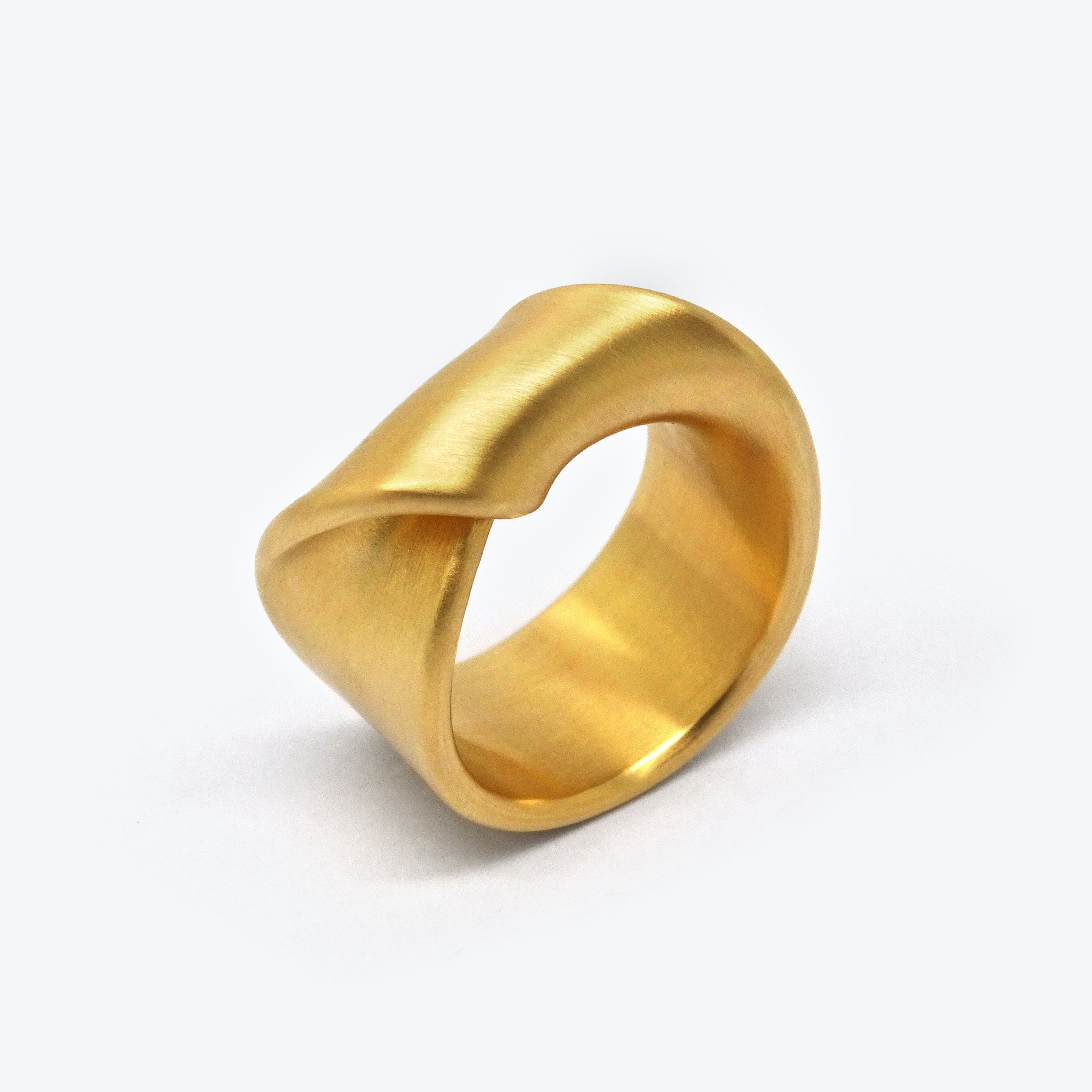 WIDE TWIST RING #17