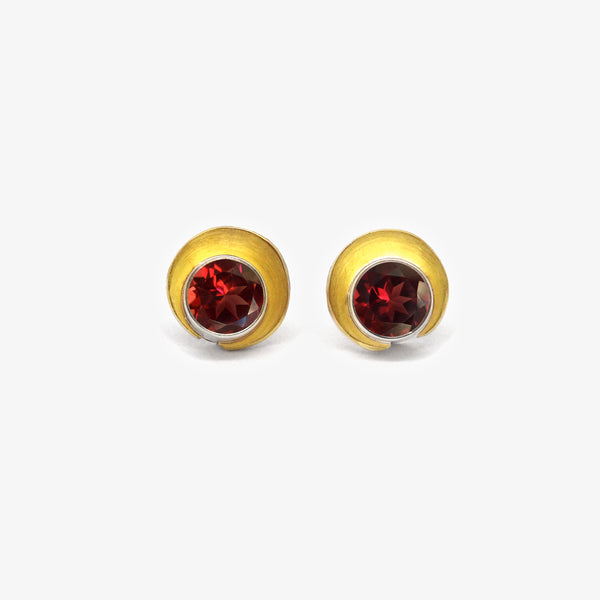 COWL STUDS - GARNET