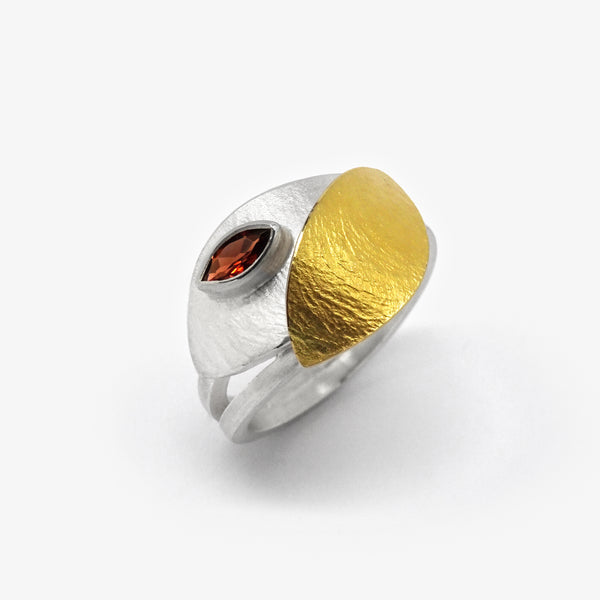 PETAL RING - GARNET