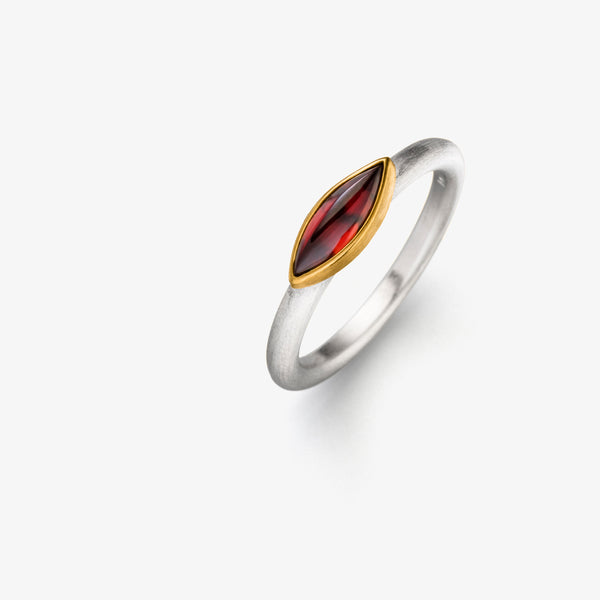 NAVETTE RING - GARNET