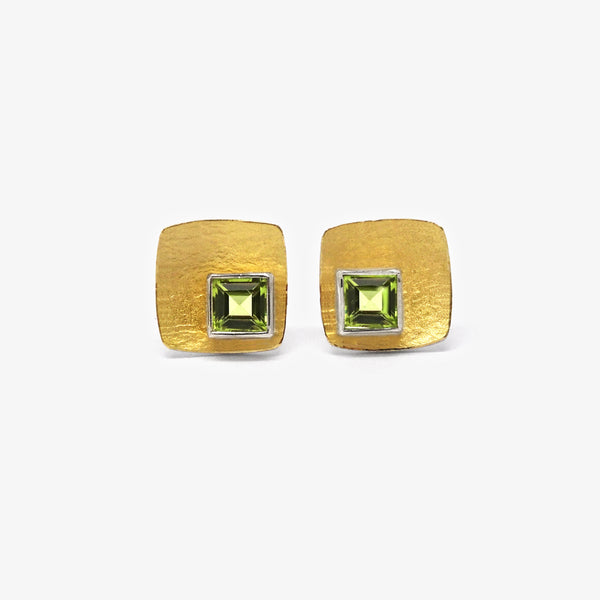 SOFT SQUARE STUDS - PERIDOT