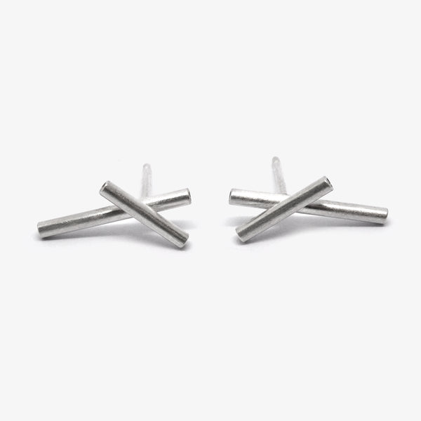 SILVER LINEA STUDS - MEDIUM