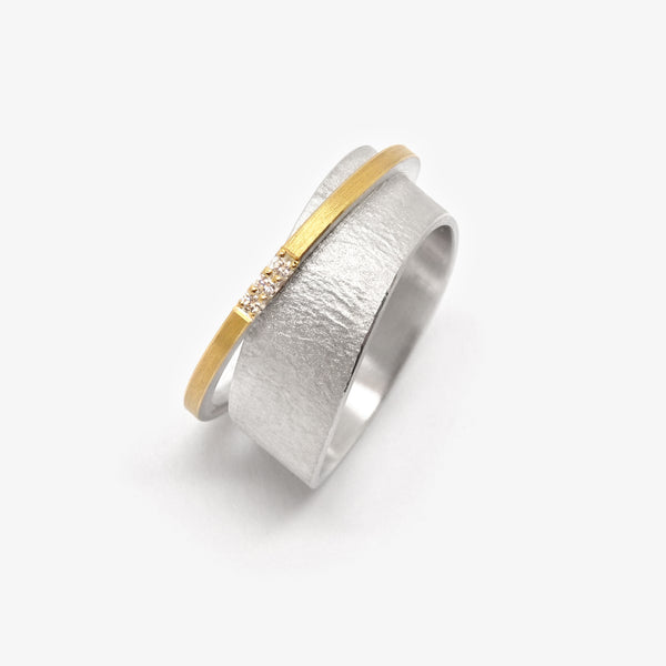 HULA RING + 3 DIAMONDS