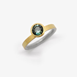 GREEN/BLUE SAPPHIRE RING - 6MM ROUND