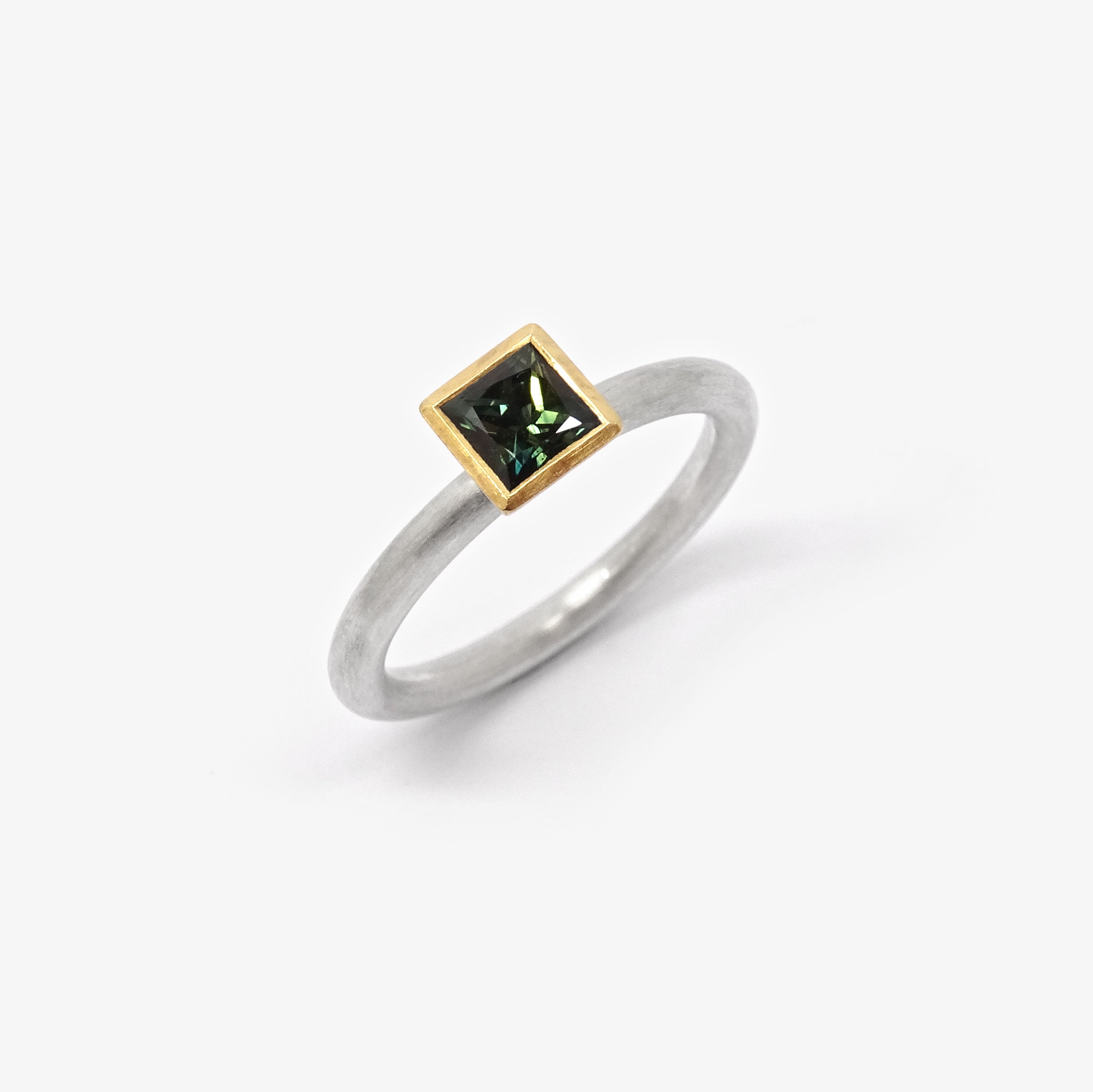 GREEN SAPPHIRE RING - 5MM SQUARE