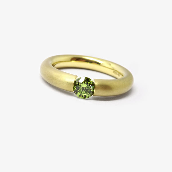 TAPERED TENSION RING + 0.5CT GREEN DIAMOND