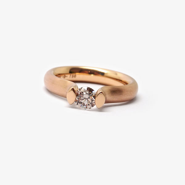 HEAVEN RED + 0.41 CARAT CINNAMON DIAMOND