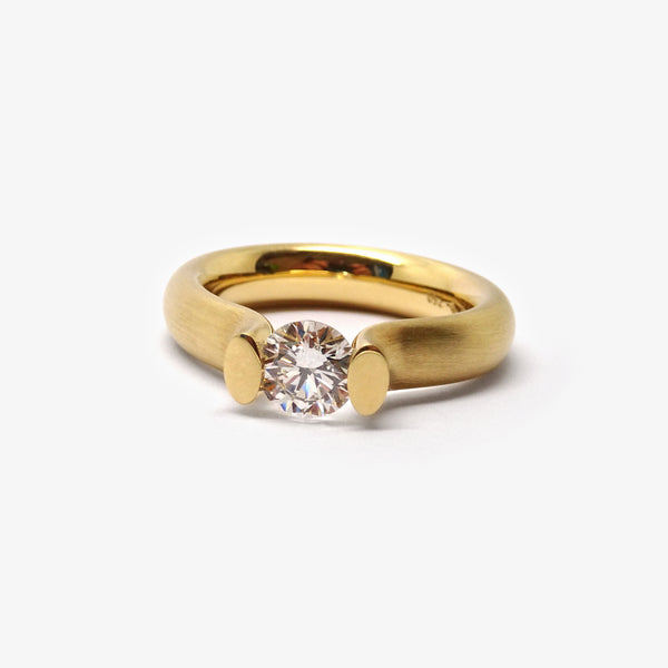 HEAVEN YELLOW + 0.7 CARAT DIAMOND