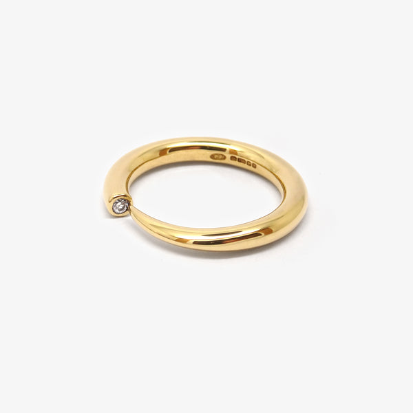 GOLD TAPERED RING + DIAMOND