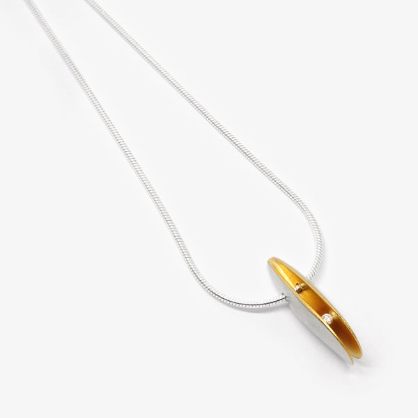 MEDIUM SHELL PENDANT