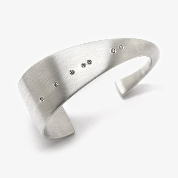 SILVER HORIZON CUFF + 7 DIAMONDS