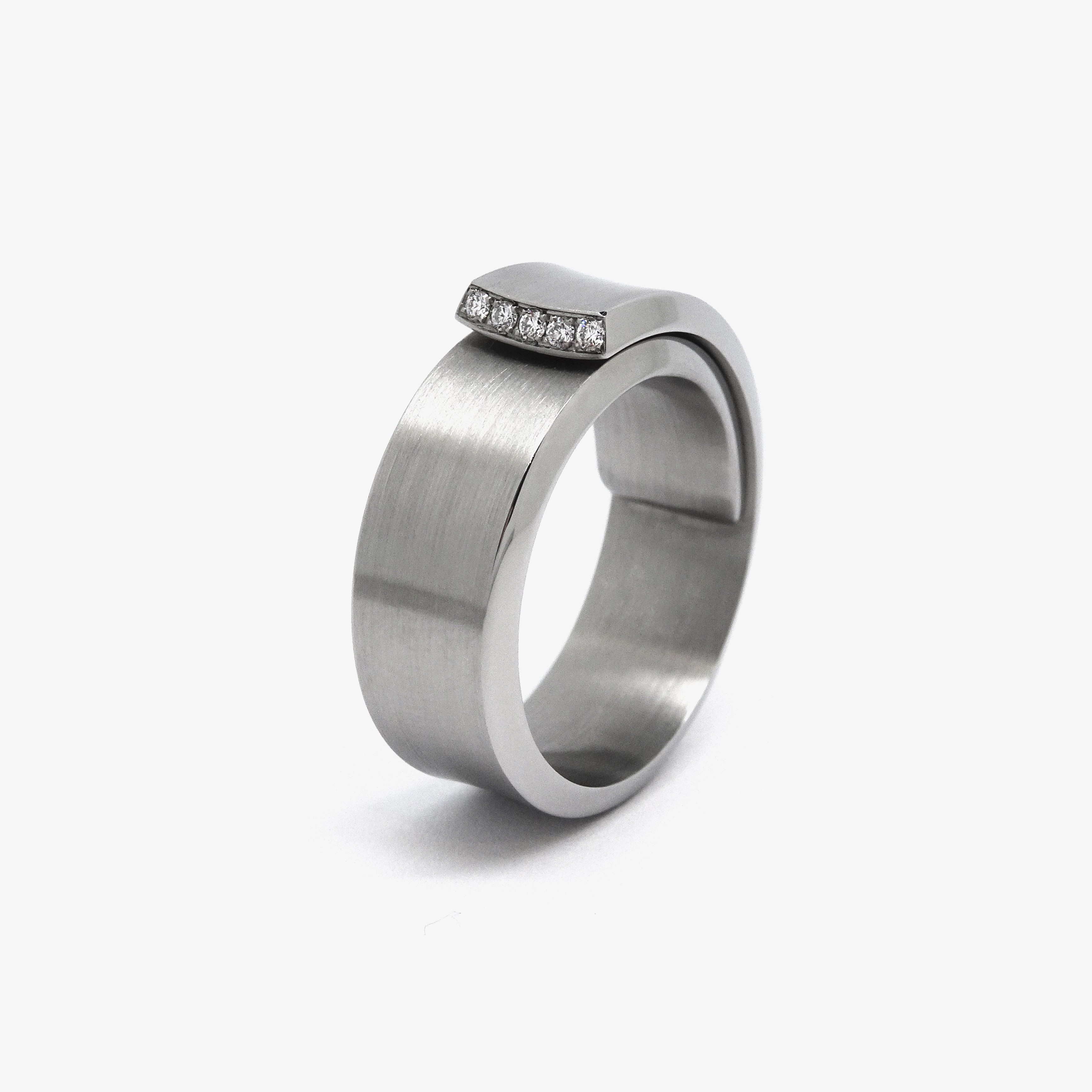 5 DIAMOND SPIRA RING