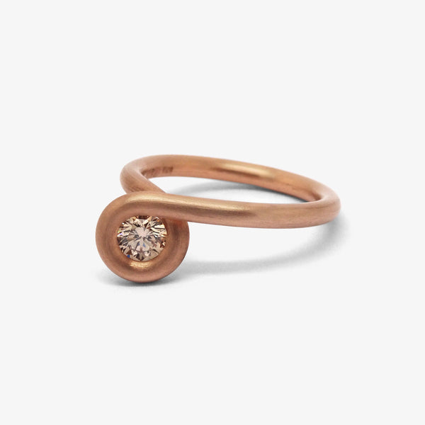 KNOT RING #33 - RED GOLD + DIAMOND