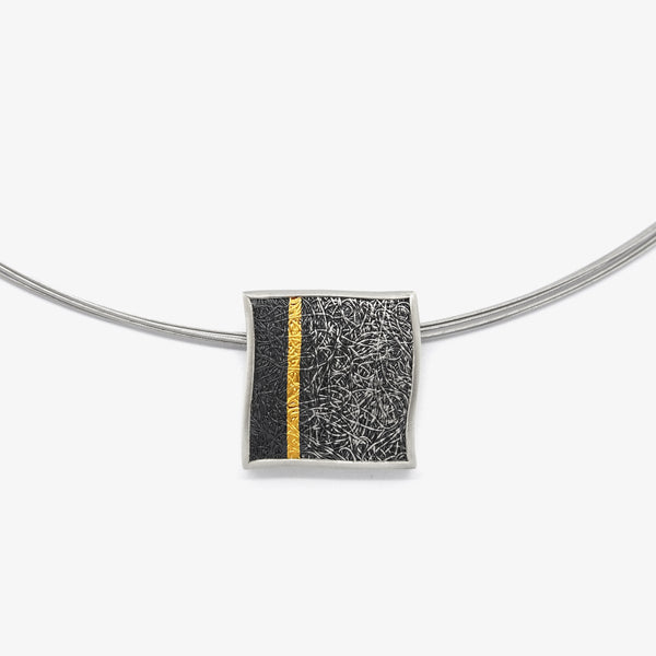 SQUARE PENDANT - GOLD LINE