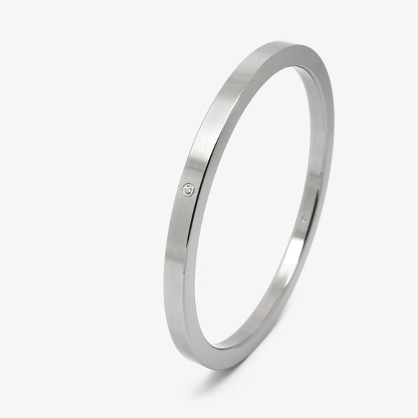 FINE BANGLE + DIAMOND