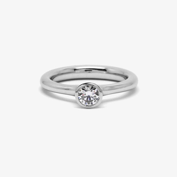 TOSKA ENGAGEMENT RING - PLATINUM + DIAMOND