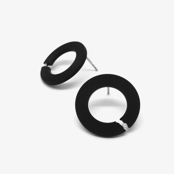 CRACKLE STUDS - BLACK + DIAMONDS - LARGE